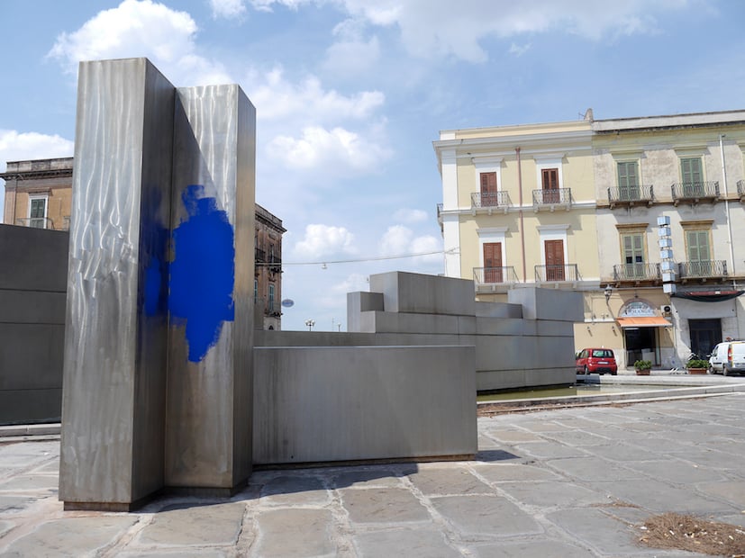 Taranto, Piazza Fontana di Nicola Carrino. Ph. Ezia Mitolo