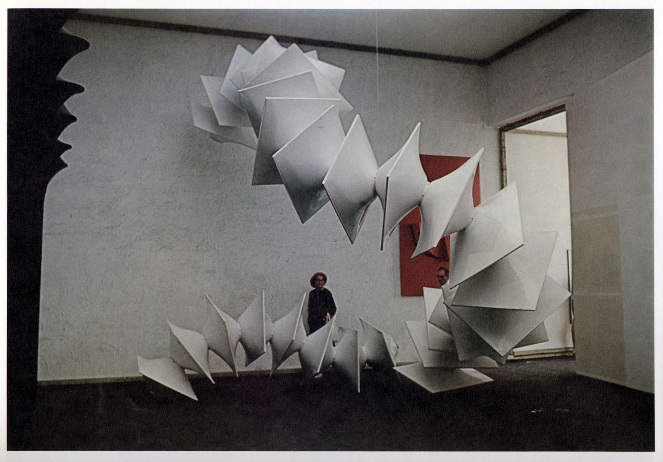Agostino Bonalumi, Struttura modulare bianca, 1970