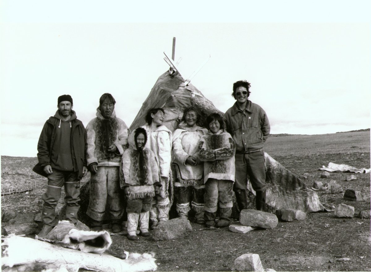 Left to right, Norman Cohn, Pauloosie Qulitalik, Lizzie Qulitalik, Mary Qulitalik, Rachel Uyarashuk, Jonah Uyarashuk, Zacharias Kunuk, on the set of Nunaqpa (Going Inland), 1990