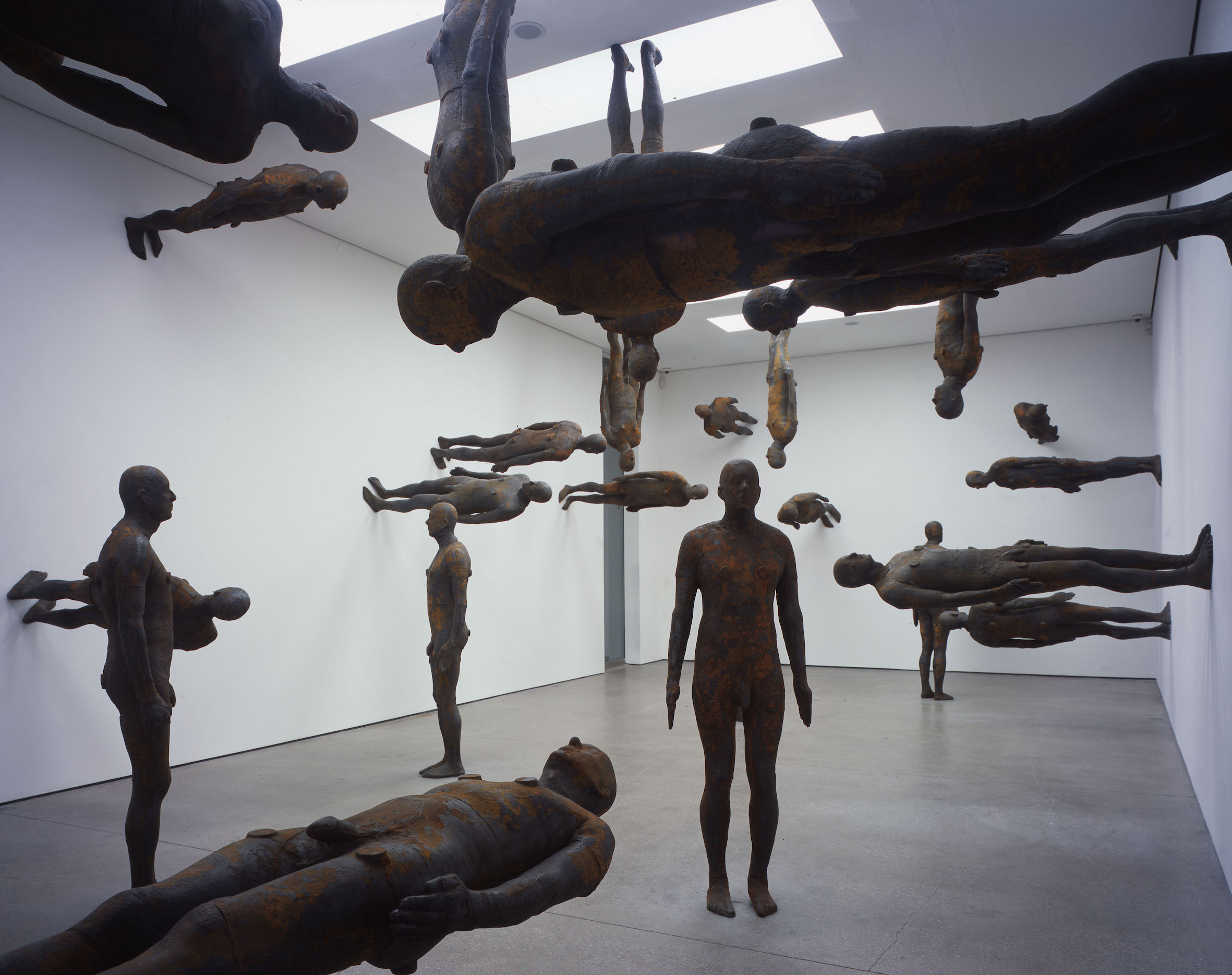 Antony Gormley, LOST HORIZON I, 2008. Cast iron, 189 x 53 x 29 cm (32 elements). Installation view, White Cube, Mason’s Yard, London, England. Photograph by Stephen White, London © the artist