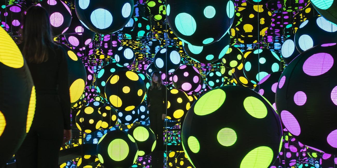 Yayoi Kusama, Infinity Mirrored Room – My Heart Is Dancing Into The Universe, 2018 (dettaglio). Courtesy Ota Fine Arts & Victoria Miro © Yayoi Kusama. Photo Thierry Bal
