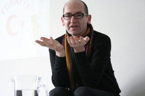 Vasif Kortun Biennale di Venezia, il padiglione degli Emirati Arabi lo cura Vasif Kortun