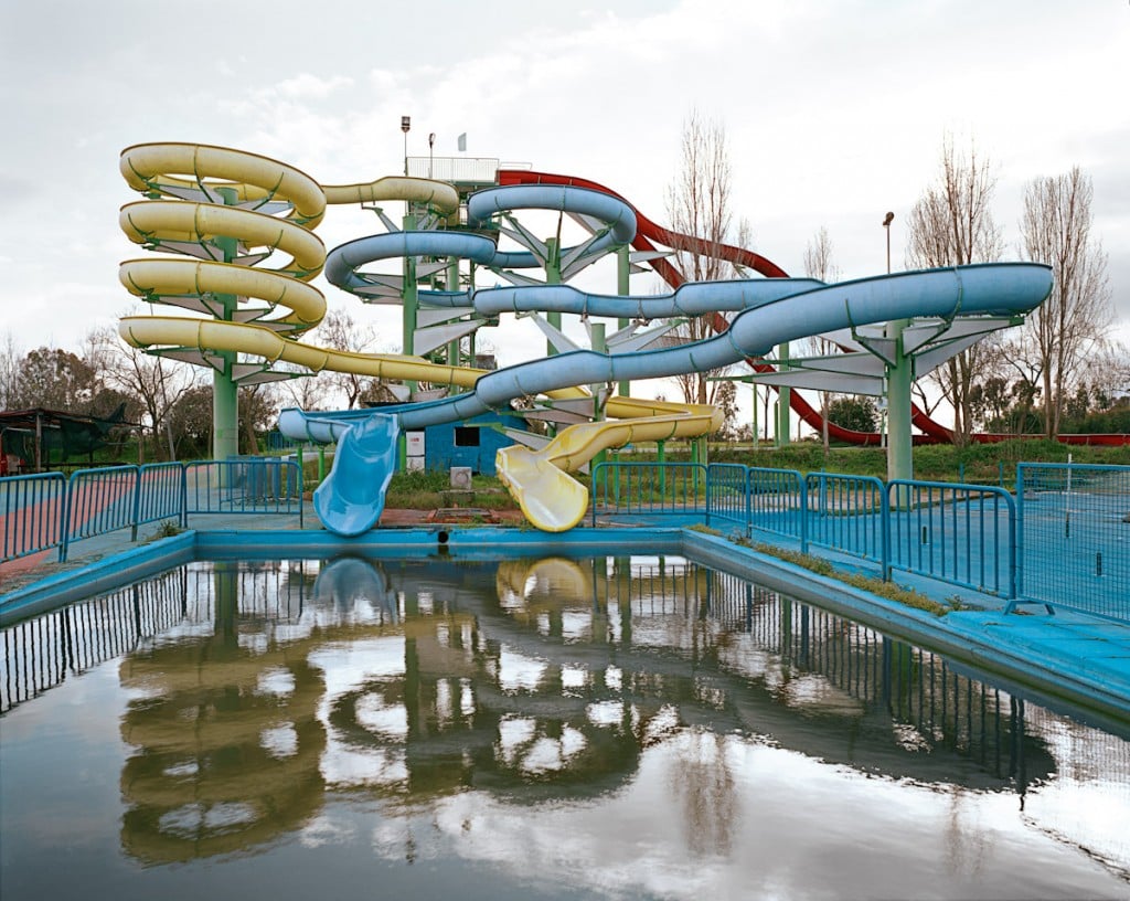 Quel fascino un po’ così del parco acquatico. Stefano Cerio al Maxxi. E per il video cliccate qui