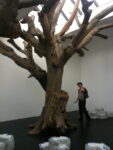 Ai Weiwei 6 Gallery Weekend Updates: Neugerriemschneider inaugura Wei Wei ma Ai non c'è. E Berlino si stringe idealmente attorno a lui