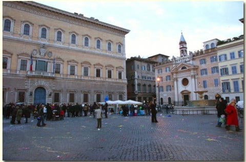 Piazza Farnese Chi salverà Roma da questa mostra?