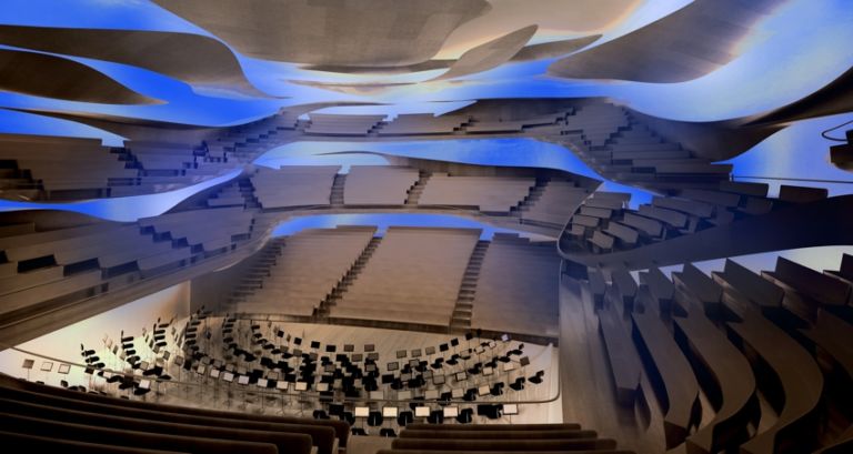 interieur salle 4 by Artefactory La grandeur sarkozyana? Solo rimandata. Ecco come sarà la Nuova Filarmonica di Parigi by Jean Nouvel