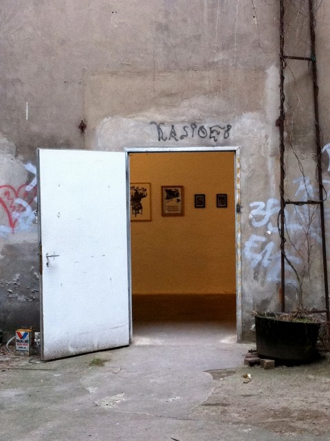 mmx1 Gallery Weekend Updates: quando Berlino è ancora squat. 15 artisti negli spazi di MMX, su Linien. Con risata garantita