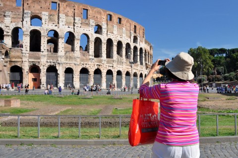 turisti colosseo 2 Un passo indietro e due avanti