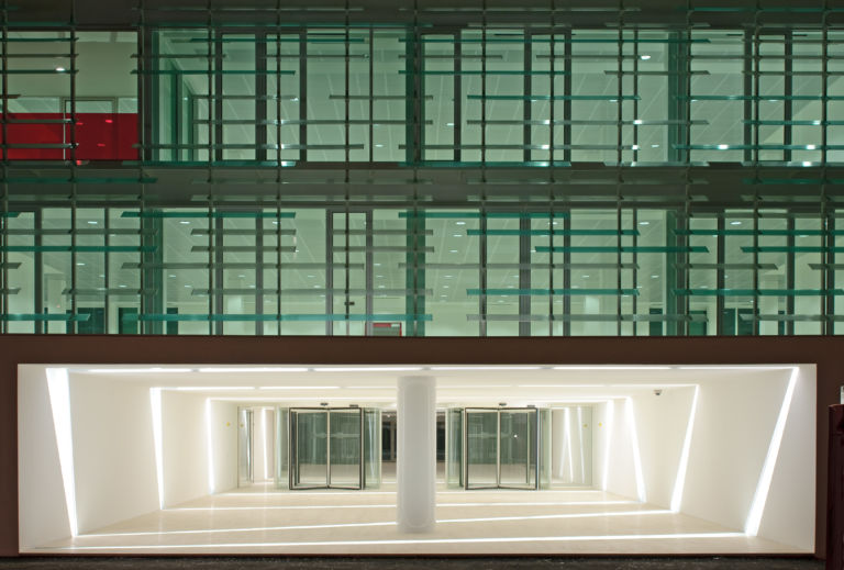 316 Milano stile Expo. L’Affori Centre, da edificio per uffici a centro direzionale ecocompatibile…