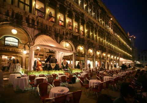 Quadri dal plateatico Il superchef Alajmo alla conquista di Venezia. E per il debutto del suo Ristorante Quadri? Sceglie la Biennale…