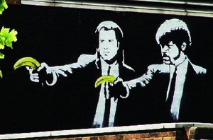 Banksy, dalle bombolette alla cinepresa. Lo street artist più famoso al mondo diventa regista. E a Firenze, arriva il suo primo film…