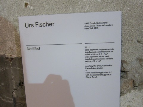 etichetta fischer Inside Biennale: quanche problemino con le targhette. E i primi visitatori premiano Marclay