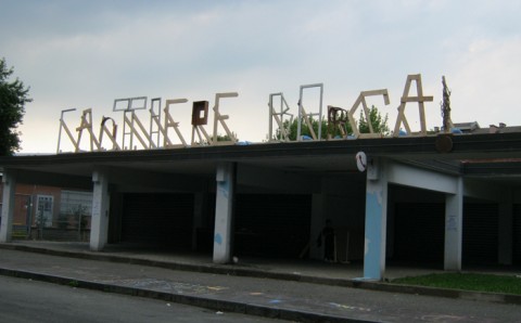 2 CANTIERE BARCA insegna “Costruiamo una barca a Barca?” Accade a Torino