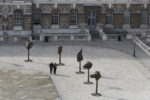 Ai Weiwei Circle of Animals Zodiac Heads. Installation shot from Somerset House London. Photo Marcus Ginns courtesy Somerset House Ai Weiwei Sunday. Lo Zodiaco di Londra e New York, in tre video scovati da Artribune Television