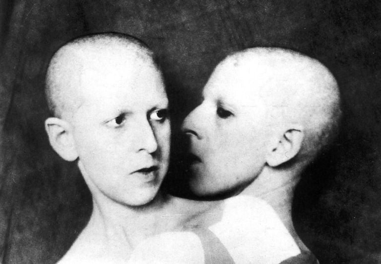 Claude CahunWhat do yuo want from me1928 Fotocontrasti al Jeu de Paume