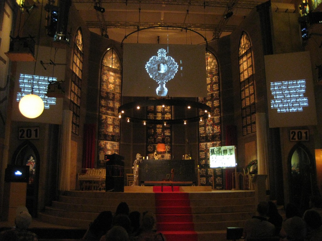 Leoni d’Oro, vincono la cattedrale laica del padiglione tedesco e l’orologio di Christian Marclay