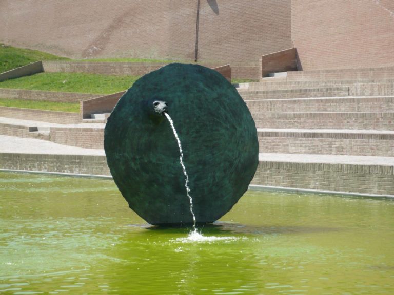 Il visconte dimezzato Mimmo Paladino Parco Cavaticcio Bologna Verde MAMbo. Nel cuore della Manifattura delle Arti, Bologna recupera il Parco Cavaticcio