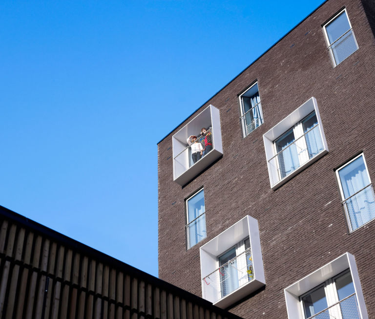 LAN RESIDENZE PER STUDENTI A PARIGI 8 Come ti studio la casa ideale per uno studente. È pratico ed elegante il LAN style parigino