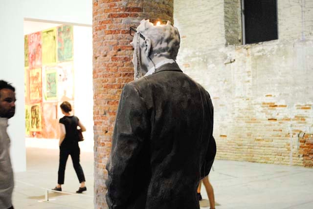 Dite che esageriamo, se diciamo che vi abbiamo portato la Biennale dentro casa? E allora date un’occhiata ai conti della copertura di Artribune a Venezia