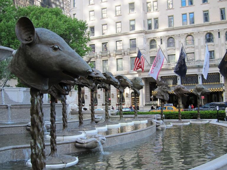 ai weiwei circle of animals zodiac heads Central Park New York Ai Weiwei Sunday. Lo Zodiaco di Londra e New York, in tre video scovati da Artribune Television