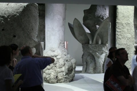 05 Villar Rojas El asesino de tu herencia L’Argentina in Biennale. Bella, senza vittimismo