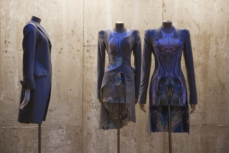 20.McQueenGalleryViewRomanticMind Alexander McQueen: l’ultimo dei romantici