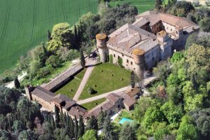 Civitella Ranieri a Umbertide. Performance in un magnifico castello in Umbria