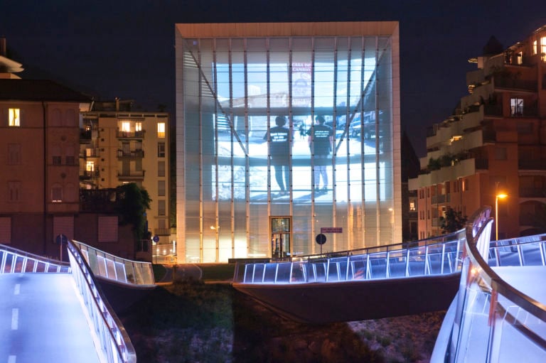 Museion Frontera OSeehauser 7 Bolzano barricadera. C’è Teresa Margolles