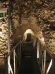 2 Un interno delle antiche cisterne romane Una passeggiata in Umbria, fra la videoarte internazionale. Nel ventre di Todi, dentro antiche cisterne romane…