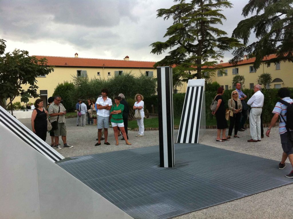 Estate a Cortona, fra vino e arte contemporanea. Foto+video report da Borgo Syrah, ecco chiccera alla festa per Daniel Buren
