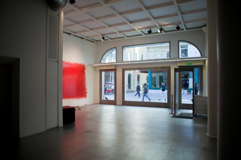 La hall di ingresso di Arter su Istiklal Caddesi La New York della Turchia. La vostra vacanza bis la fate su Artribune Magazine, con lo straordinario reportage da Istanbul