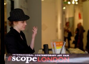 Paura o pretesto? Cancellata la tappa londinese di Scope Art Fair, ufficialmente a causa degli scontri che infiammano la Capitale…