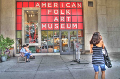 American Folk Art Museum a Lincoln Square American Folk Art Museum a rischio chiusura a New York? No, dopo la cessione di casa al MoMA, ci mette una pezza la Ford Foundation