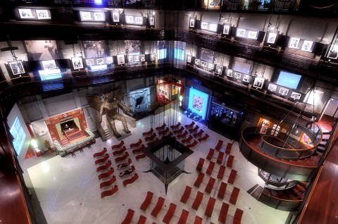 Il Museo Nazionale del Cinema di Torino Rivoli al cinema, dal castello al centro di Torino. Con la videoarte come appetizer pre-film. Insomma, Bellini-Merz provano a cavarsi d’impaccio