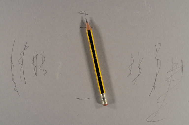 Matteo Fato “Senza titolo” still dal video stop motion materiali vari 1min. 30sec. 20092011 courtesy dell’artista 2 Disegni che sublimano in video. A Parigi residenza d’artista e mostra chez Dena Foundation per Matteo Fato, ecco le immagini