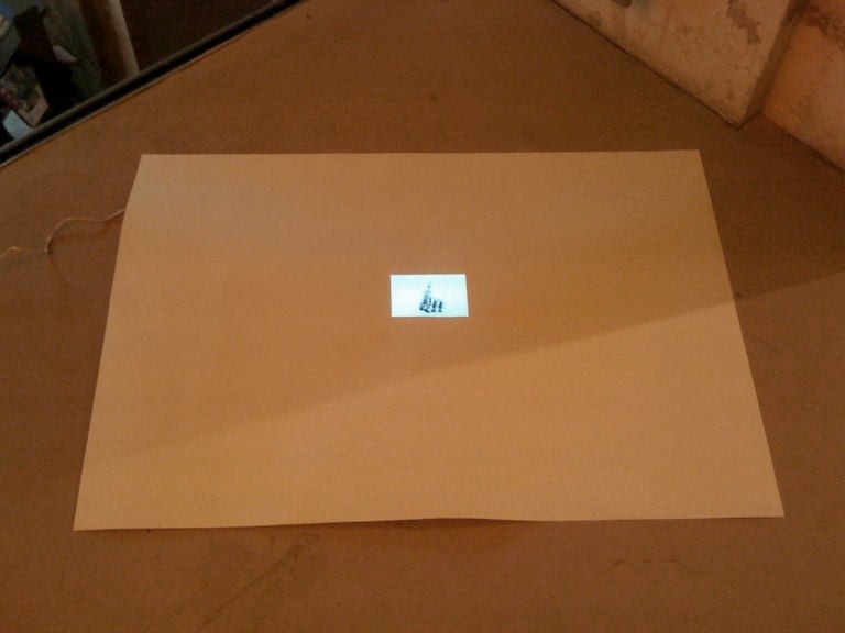 Disegni che sublimano in video. A Parigi residenza d’artista e mostra chez Dena Foundation per Matteo Fato, ecco le immagini