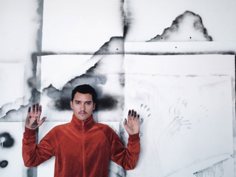 Robin Rhode Pareti grandi, pastelli grandi. Al Castello di Rivoli arrivano mille ragazzi, per disegnare sui muri con Robin Rhode