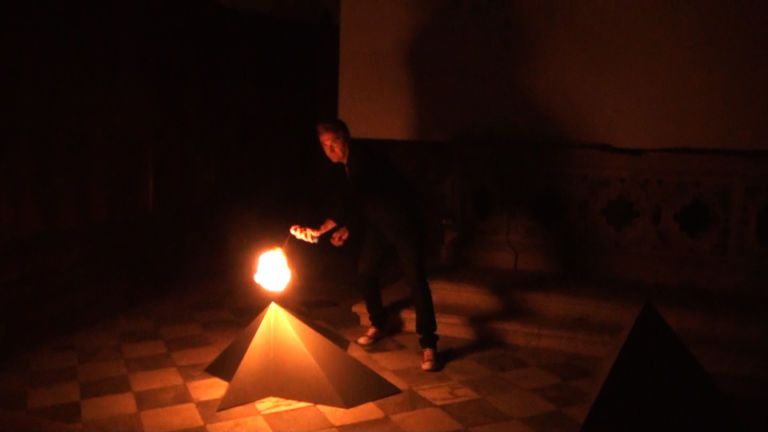 Venezia Stefano Cagol alla Chiesa di San Gallo 1 Cento giorni a Venezia. Stefano Cagol torna performer alla Chiesa di San Gallo, ecco foto e video