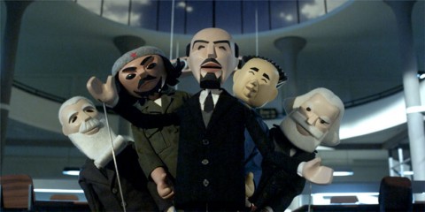 babymarx Baby Marx. Al Walker Art Center di Minneapolis un progetto “educational” di Pedro Reyes discute di socialismo e capitalismo con le marionette…