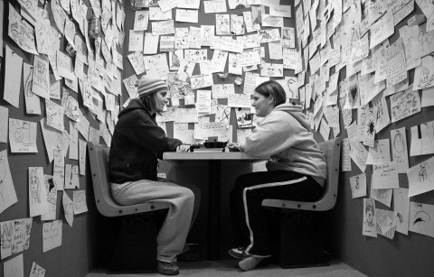 conversations large Il panorama ufficiale è in crisi? Già, e allora prosperano le realtà indipendenti e non-profit. Dunque bisognerà pur parlarne: a Milano un ciclo di incontri by Milanofficine