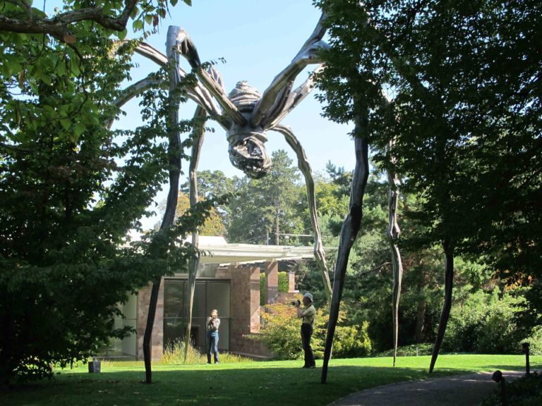 maman Come si celebra una grande artista? Da un grande collezionista