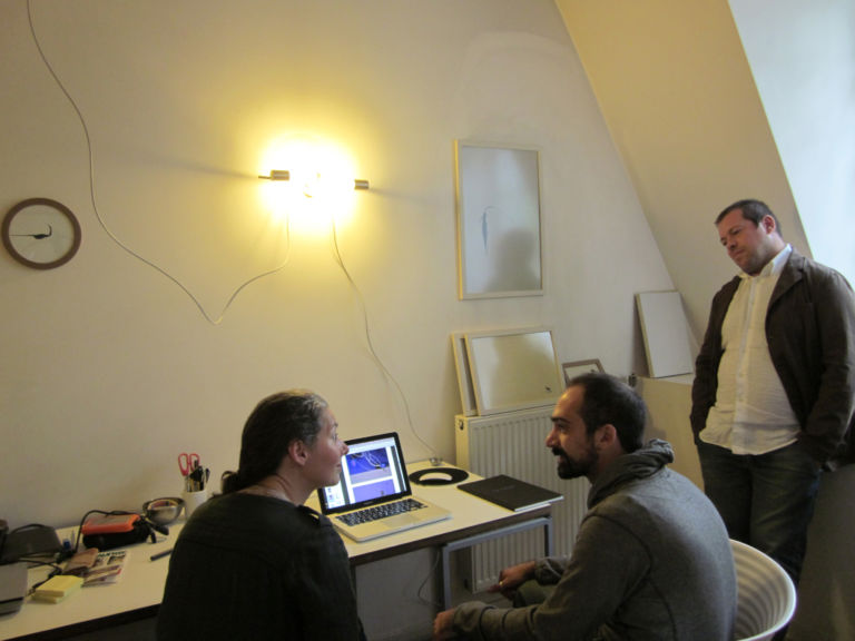 nella foto Matteo Fato Daniele Capra Marinane Lanavère 2 Disegni che sublimano in video. A Parigi residenza d’artista e mostra chez Dena Foundation per Matteo Fato, ecco le immagini
