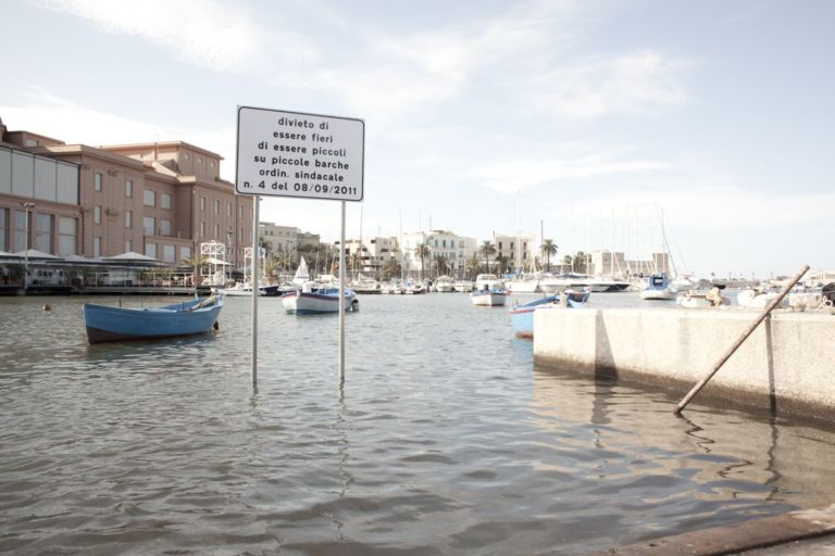 ordinanze sindacali in caso di decesso del porto girolamo marri 2011 Water specific. In acqua o sui moli, è il porto vecchio di Bari la location delle installazioni del progetto Amarelarte