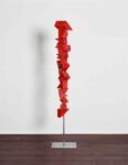 red fragmented figure download Come si celebra una grande artista? Da un grande collezionista