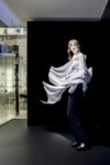 vetrine Dior by Daniel Arsham A Milano, arte in vetrina. Il fenomeno Arsham reinventa i negozi Dior, nella calda settimana della moda