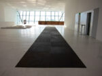 112 Carl Andre: tagliare lo spazio