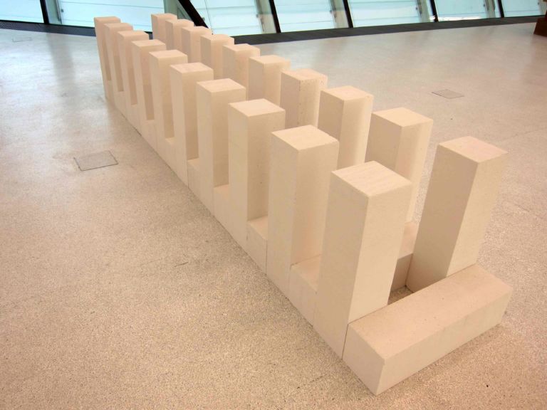 13 Carl Andre: tagliare lo spazio