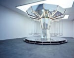 Carsten Höller al New Museum Uno scivolo al museo. Dopo la Tate di Londra, Carsten Höller porta il suo famoso serpentone al New Museum di New York. E c’è anche una piscina…