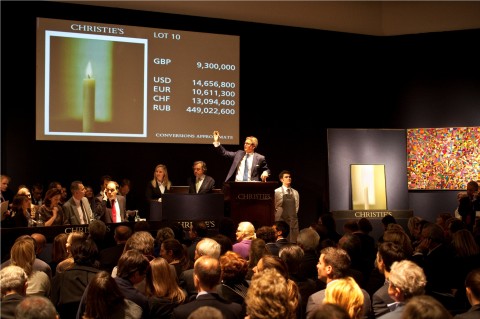 Christies London 14 October 2011 Jussi Pylkkanen selling the record breaking Kerze by Richter London Updates: abbagliati da una candela! Gerhard Richter record alle aste Christie’s, fra gli italiani brilla Domenico Gnoli