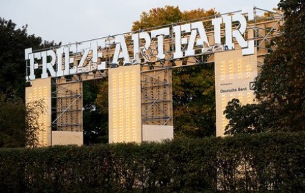 London Updates: il padiglione di Regent Park non sarà più solo. Dal prossimo anno Frieze sarà affiancata da Frieze Masters. A Londra, per una volta, la fiera collaterale non sarà dedicata ai giovani, anzi…